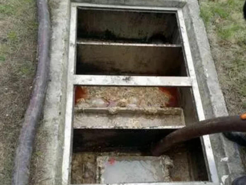 洪湖隔油池清理